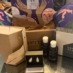 FAB FIT FUN WINTER 2025 BUNDLE